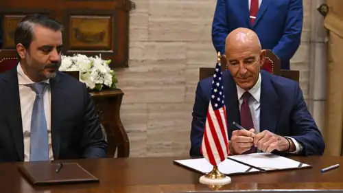 باراك والشيباني عند توقيع اتفاق السويداء