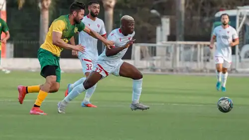 مولودية وهران بدأ الموسم الجديد بالفوز 