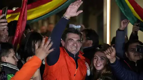 رودريغو باز بين أنصاره