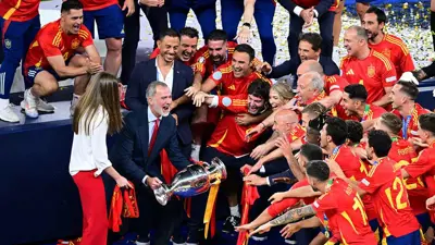 تتويج منتخب إسبانيا بكأس أوروبا 