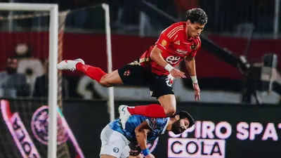 إمام عاشور في مباراة الأهلي وبيراميدز