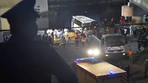 الحافلة التي سققطت في الجزائر