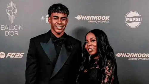 لامين يامال ووالدته