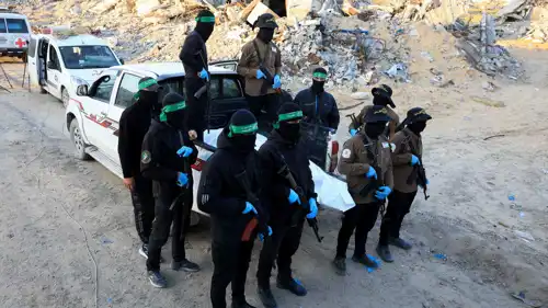 تسليم الرفات للصليب الأحمر