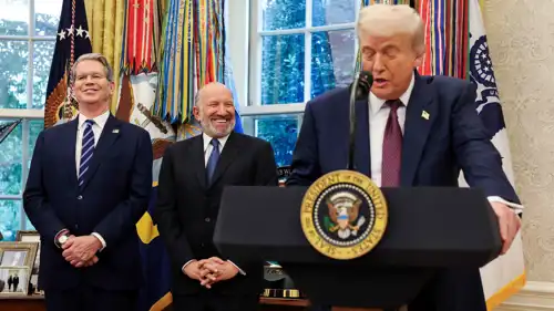 دونالد ترامب وسكوت بيسنت