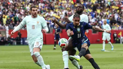 رافينيا في مباراة البرازيل وفرنسا