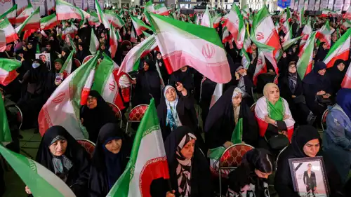 مظاهرات في إيران خلال المشاركة في تأبين قتلى الاحتجاجات