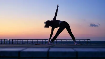 فتاة تمارس التمارين الرياضية