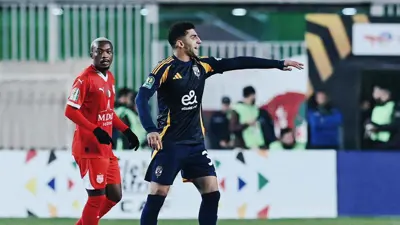 أحمد نبيل كوكا في مباراة الأهلي وشباب بلوزداد