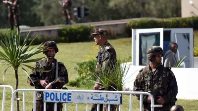 رجال شرطة في الجزائر