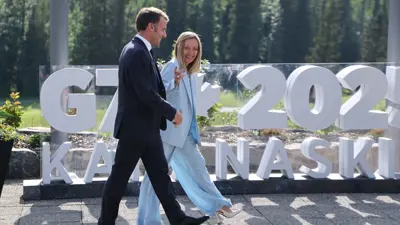 ميلوني وماكرون