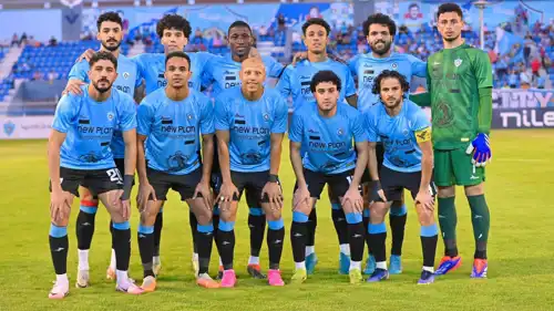 بن حمودة (أقصى اليسار جلوسا)