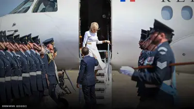 بريجيت تحرج ماكرون 