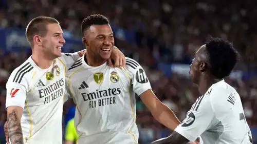 فرانكو ماستانتونو مع مبابي وفينيسيوس