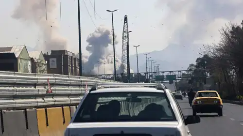 الدخان يتصاعد في طهران جراء غارة إسرائيلية