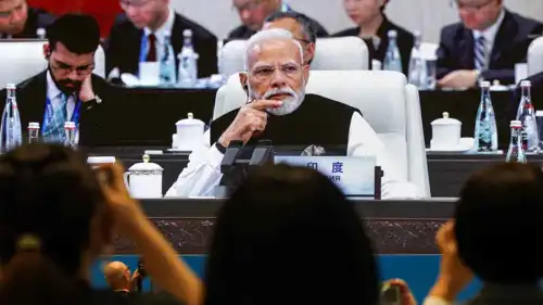 رئيس الوزراء الهندي ناريندرا مودي في قمة تيانجين