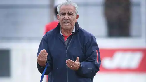 فوزي البنزرتي مدرب النادي الإفريقي التونسي