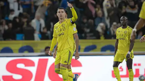 رونالدو يحتفل بهدفه في شباك الخلود