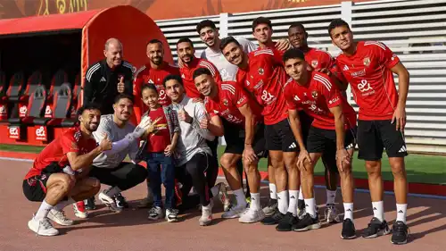 أفشة مع لاعبي الأهلي