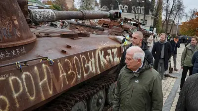 جوزيب بوريل في كييف