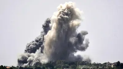 مشهد من الغارات على جنوب لبنان