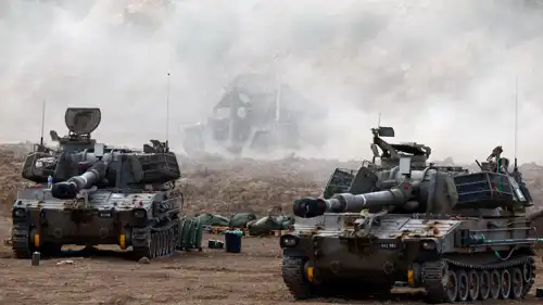 آليات عسكرية إسرائيلية في محيط قطاع غزة