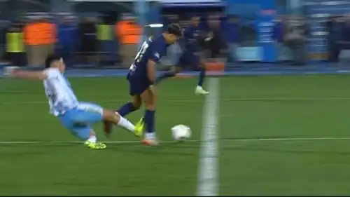 لحظة ضرب كريم حافظ للاعب الزمالك خوان بيزيرا