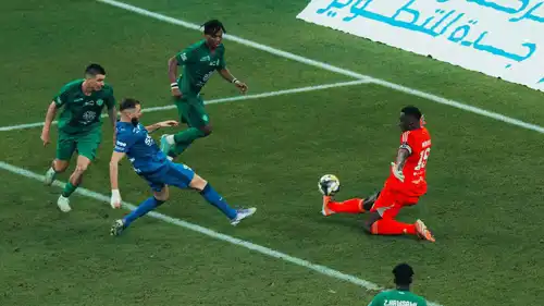 من مباراة الأهلي والهلال