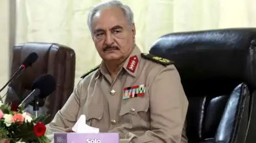 قائد الجيش الوطني الليبي خليفة حفتر