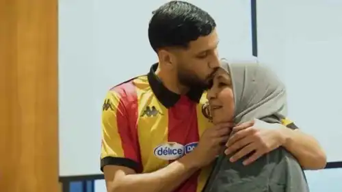 حمزة رفيعة مع والدته