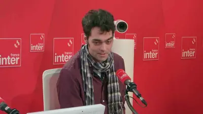 أثناء كلمة الرهينة الفرنسية أوليفييه غروندو