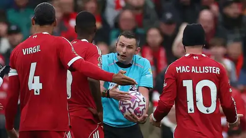 فريق ليفربول خلال هزيمته أمام مانشستر يونايتد