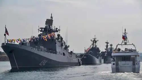 بارجات روسية قبالة السواحل السورية