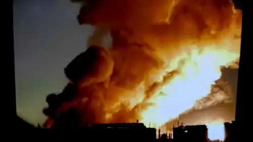 جانب من الانفجارات في جباليا