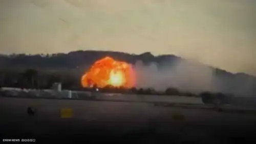 انفجار مرعب.. طائرة شحن تتحول لكرة لهب أثناء إقلاعها بأمريكا