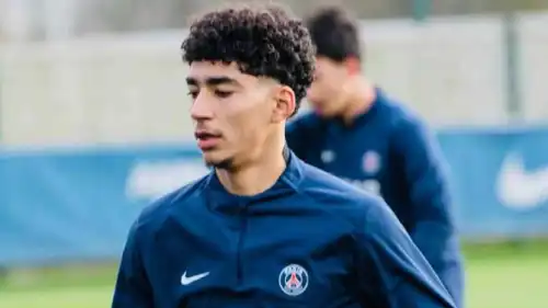 خليل العياري لاعب باريس سان جيرمان الفرنسي الصاعد