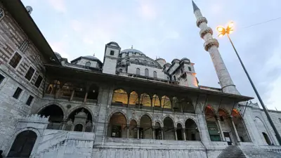 أحد مساجد تركيا