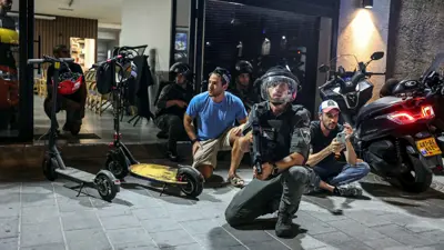 رجال أمن وسكان يحتمون في إسرائيل من الصواريخ الإيرانية