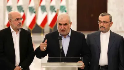 محمد رعد (وسط)