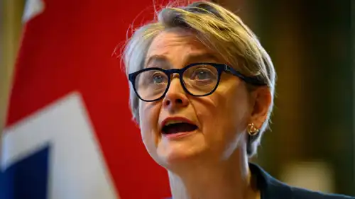 وزيرة خارجية بريطانيا إيفيت كوبر