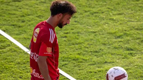 أحمد عبد القادر في تدريبات الأهلي المصري