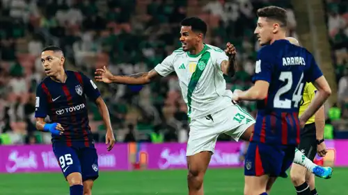 من مباراة الأهلي السعودي وجوهور دار التعظيم