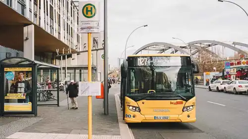 حافلة في شوارع برلين 