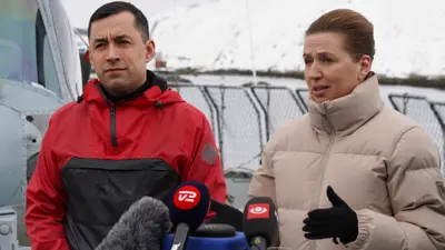 رئيسة وزراء الدنمارك ورئيس وزراء غرينلاند المنتهية ولايته