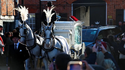 صورةمن جنازة ليام باين