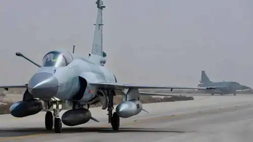 طائرات JF-17 Thunder