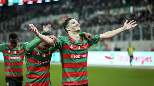 لاعبو مولودية الجزائر 