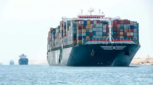 سفينة حاويات تابعة لشركة النقل البحري إم.إس.سي