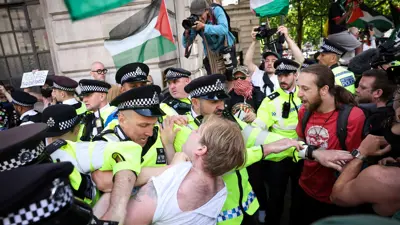الشرطة لندن تتعامل مع مؤيدي مجموعة "فلسطين أكشن"