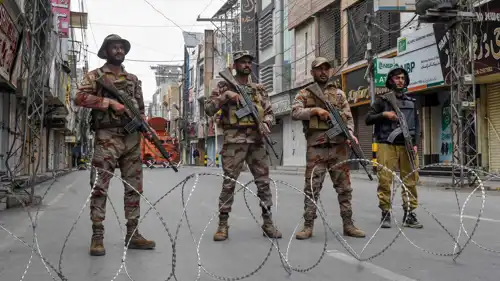 جنود باكستانيون